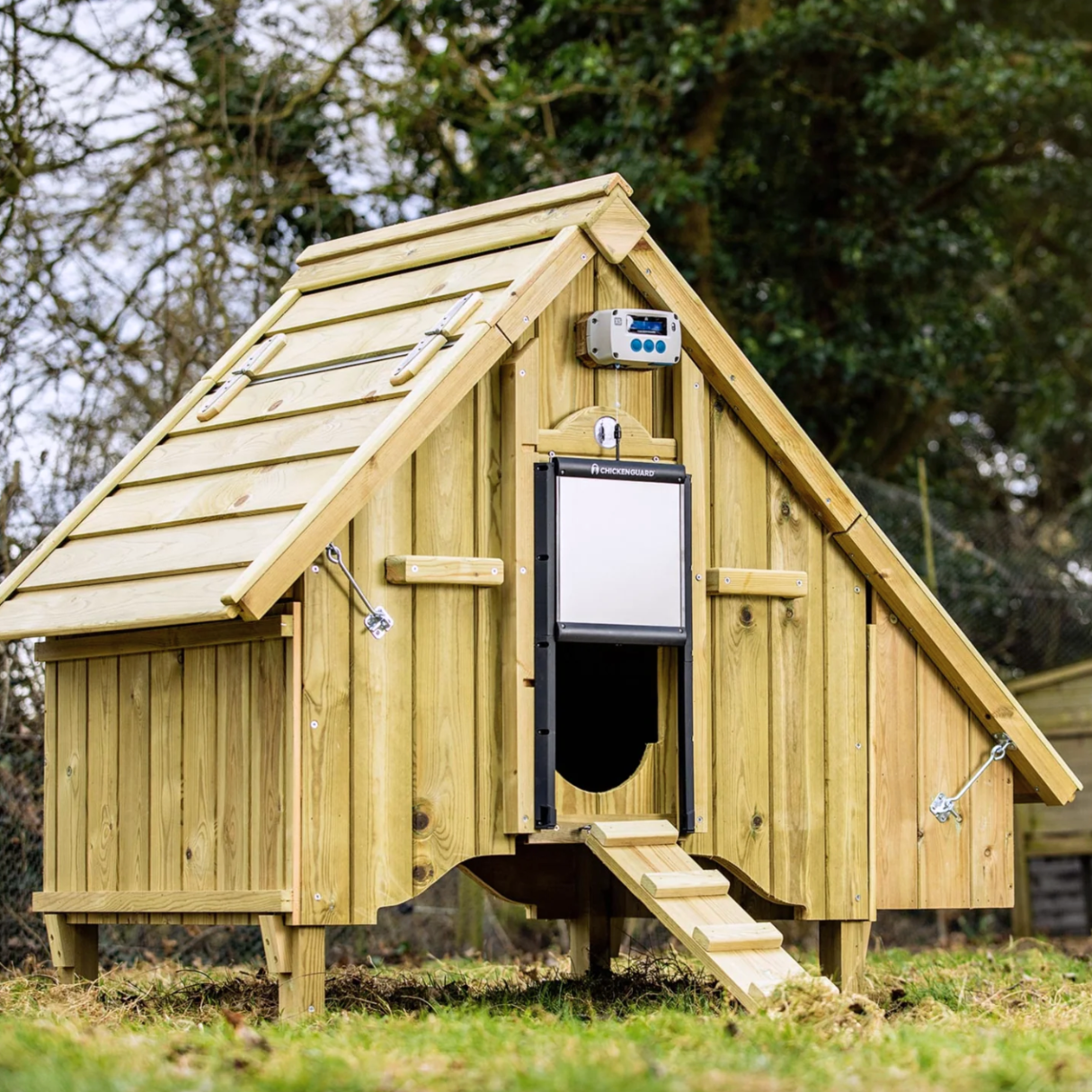 ChickenGuard Pro with Self-Locking Door Kit