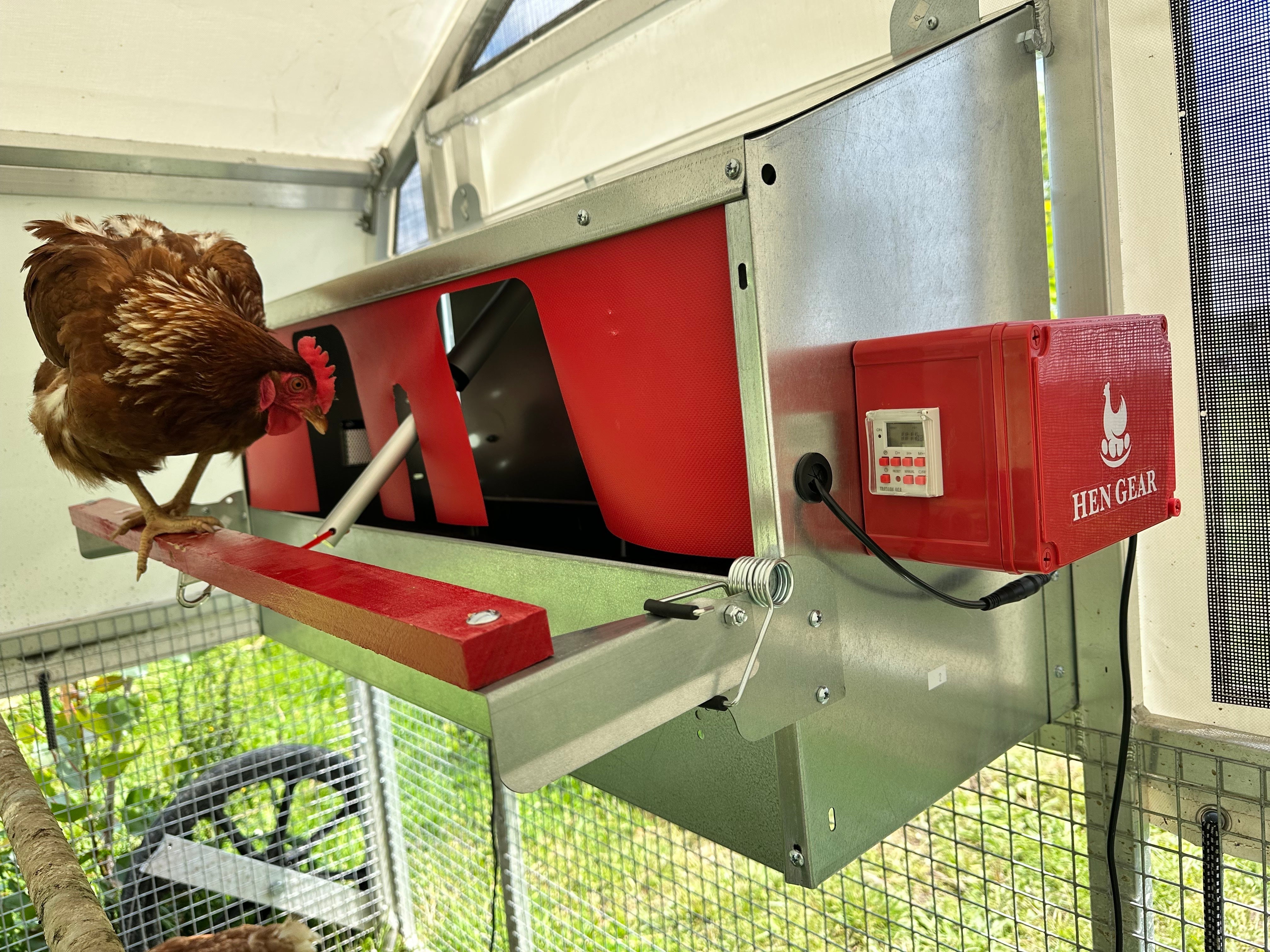 AutoRoost 3.0 (Opens & Closes Your Nest Box) – HenGear